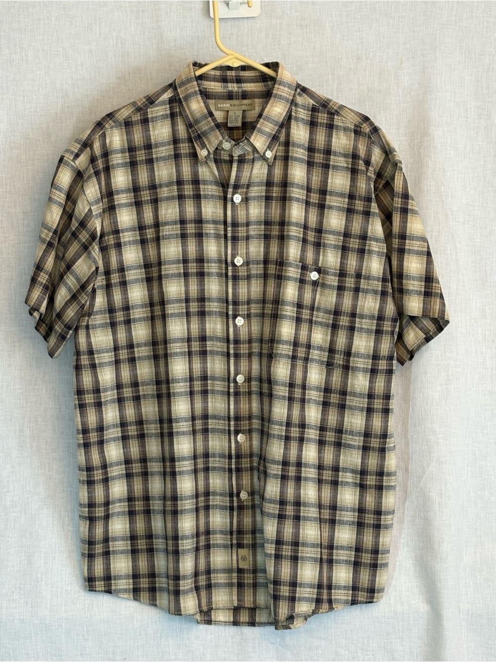 Basic Equipment Short-Sleeve Plaid Button-Down Shirt in Beige and Navy